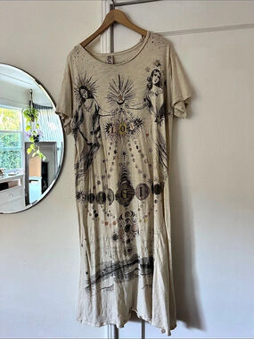 Magnolia Pearl Your Magic Is Sacred T Dress Maxi in Cream & Black